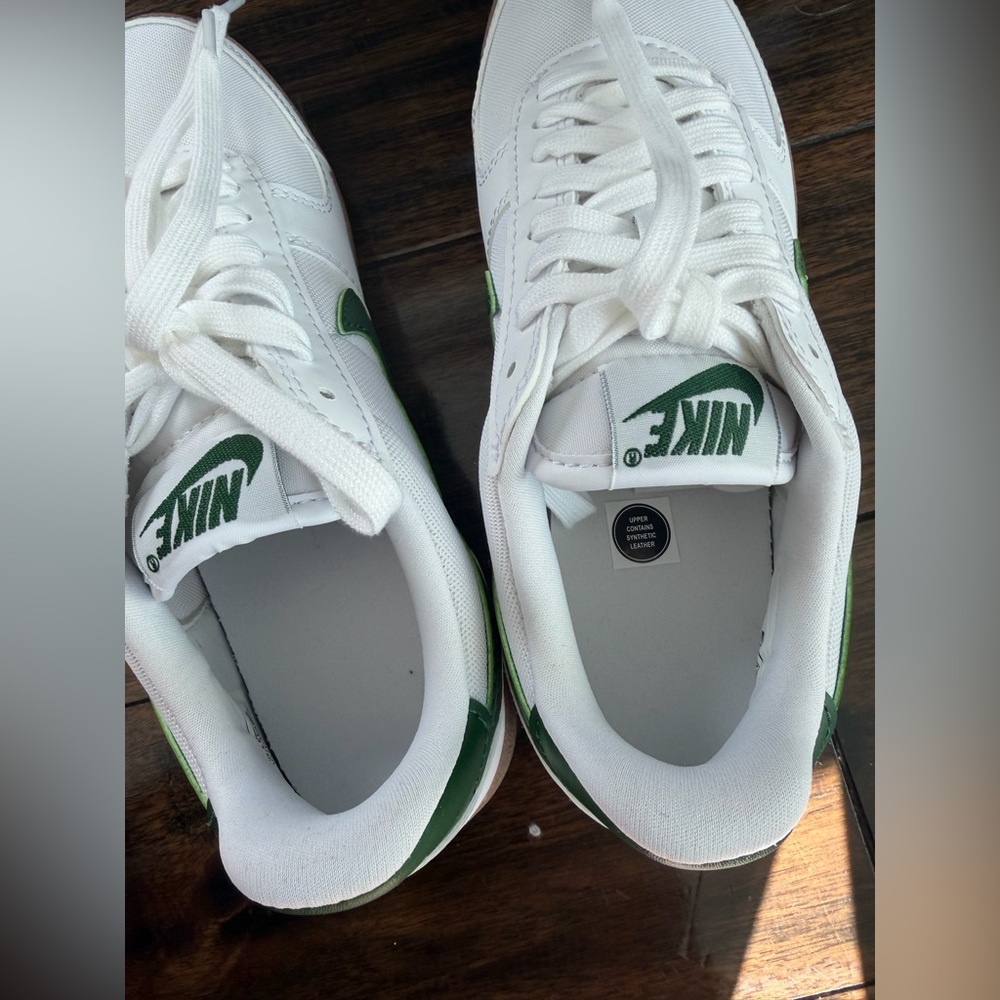 NWOT Nike Sneaker - Picture 6 of 10